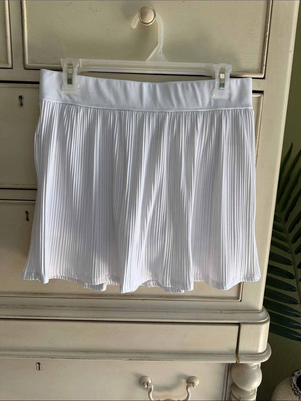 White Pleated Women's Skort size M